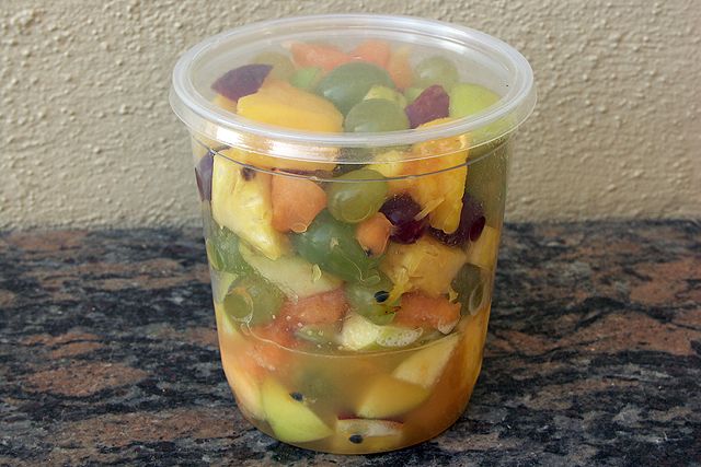 Obstsalat To Go Gesund Oder Keimschleuder Restaurant Reporter De